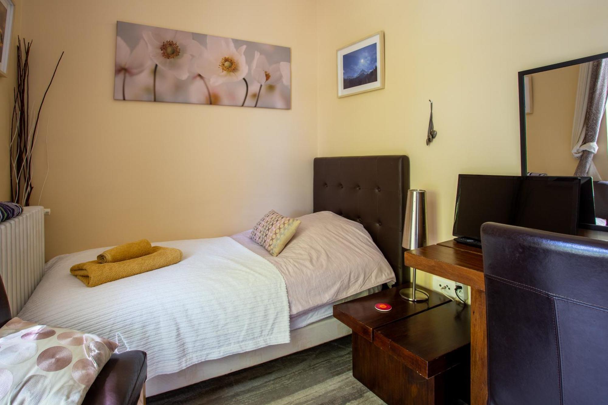 Gites Du Caylar - Chambres Et Appartments Le Caylar Εξωτερικό φωτογραφία